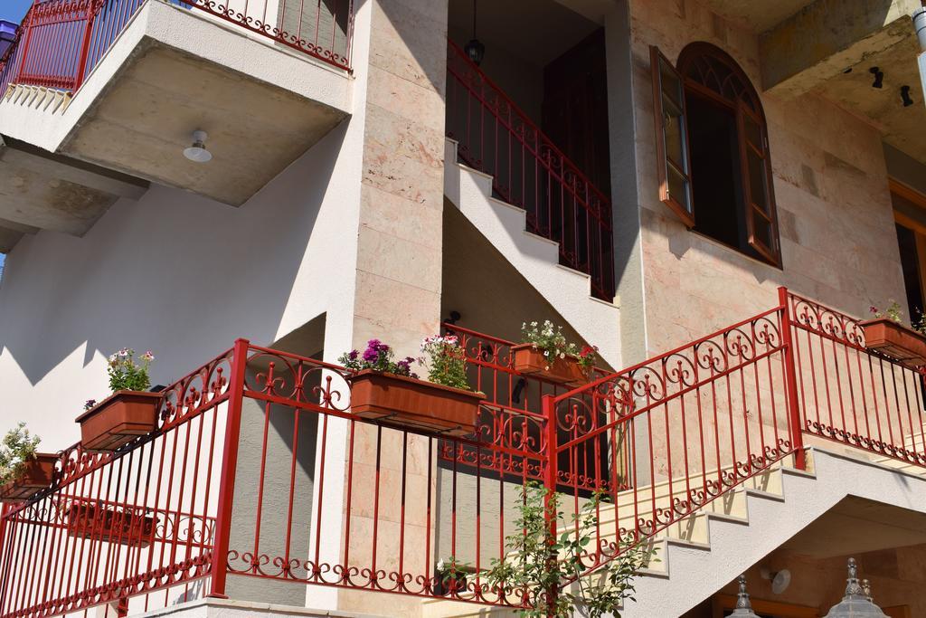 Damask Rose, Lebanese 3*
