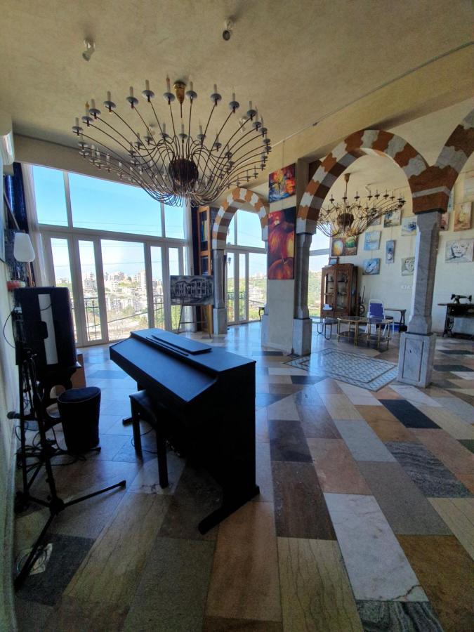 Damask Rose, Lebanese Guest house