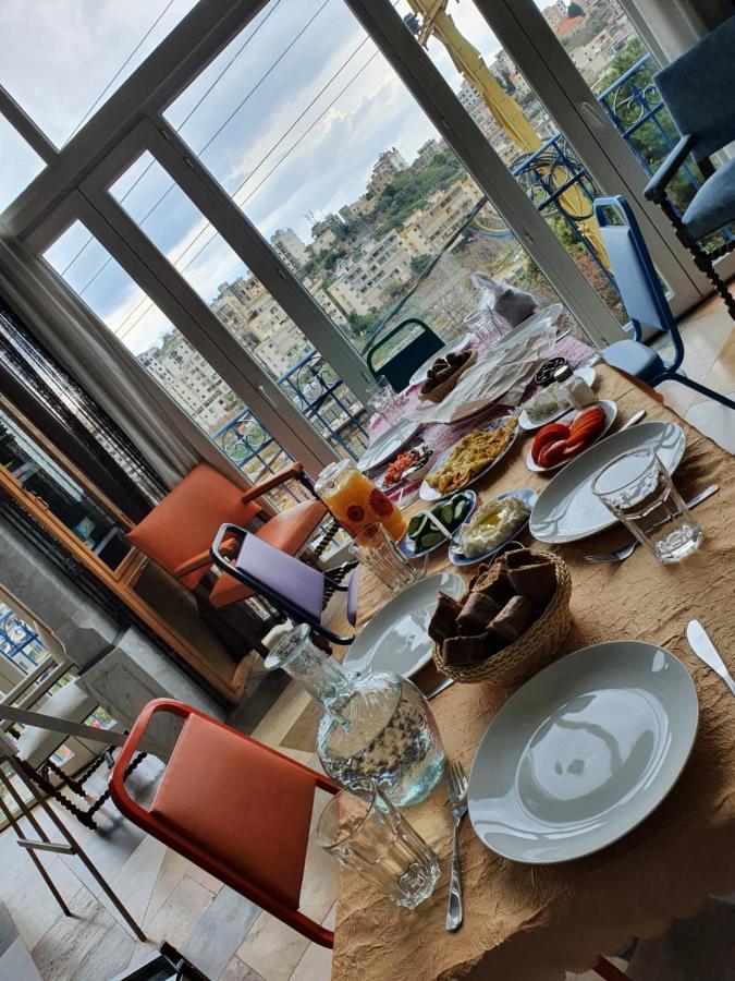 Damask Rose, Lebanese Guest house Jounieh